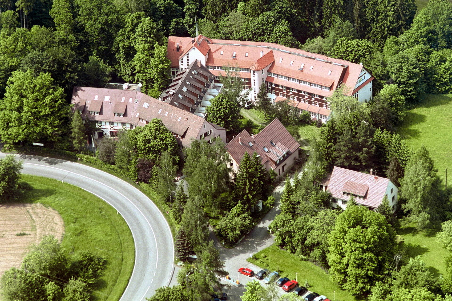 Luftbild relexa Waldhotel Schatten