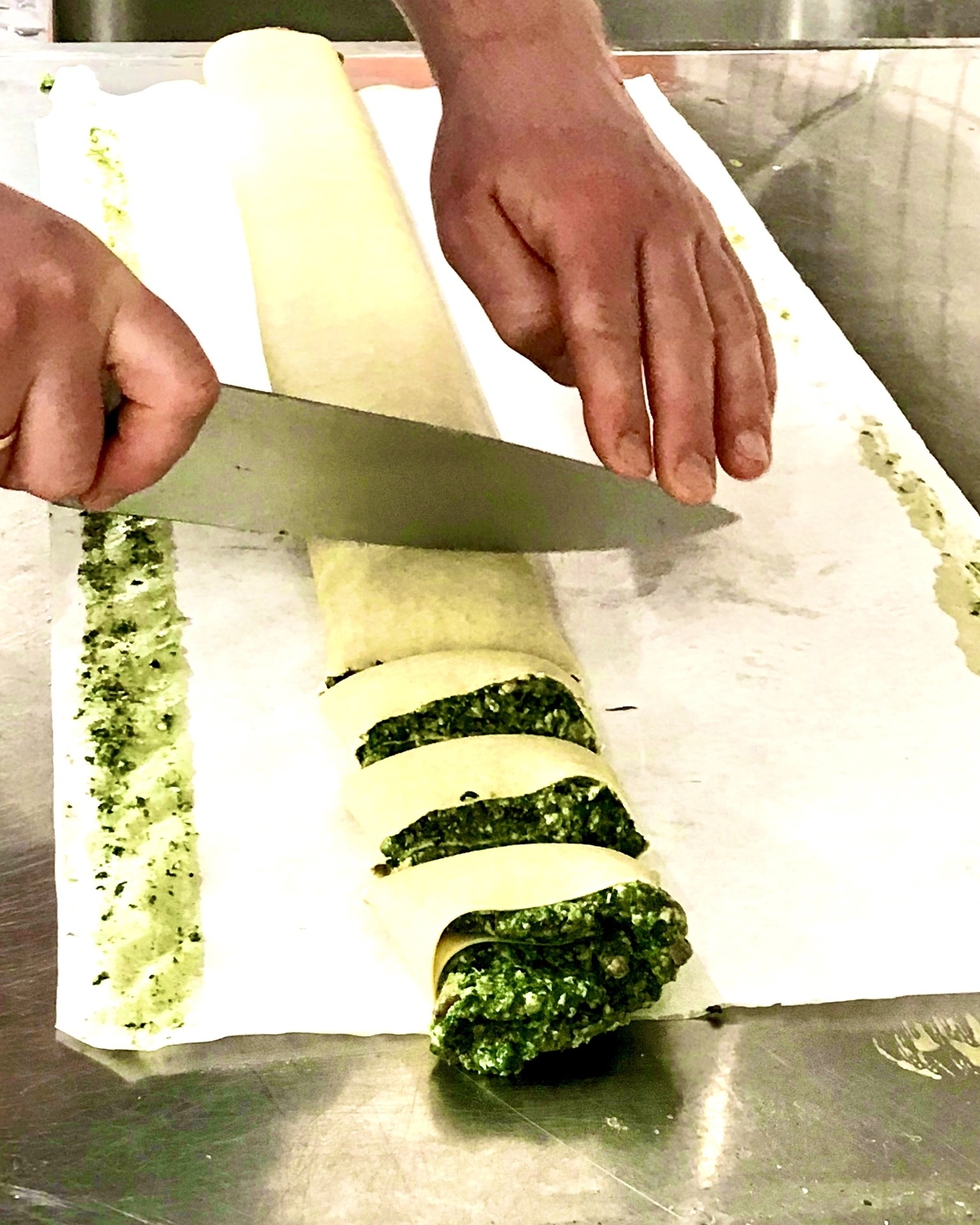 Maultaschenproduktion2 relexa Waldhotel Schatten