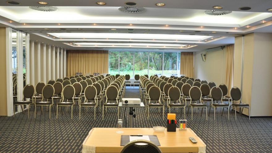 Salon I + II mit Stuhlreihen