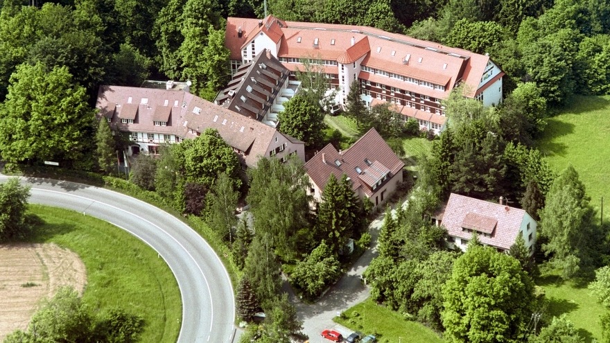 Luftbild relexa Waldhotel Schatten